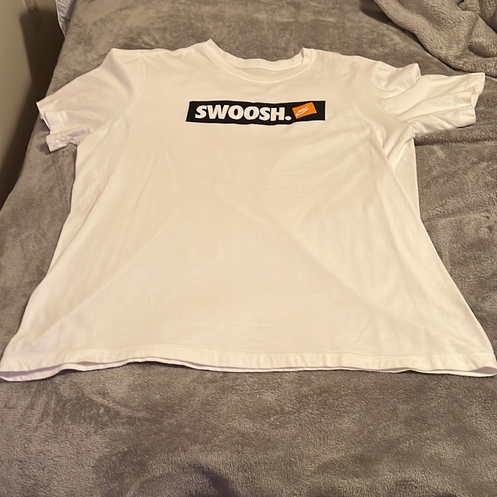 White Nike swoosh shirt sleeve shirt. Mens XL